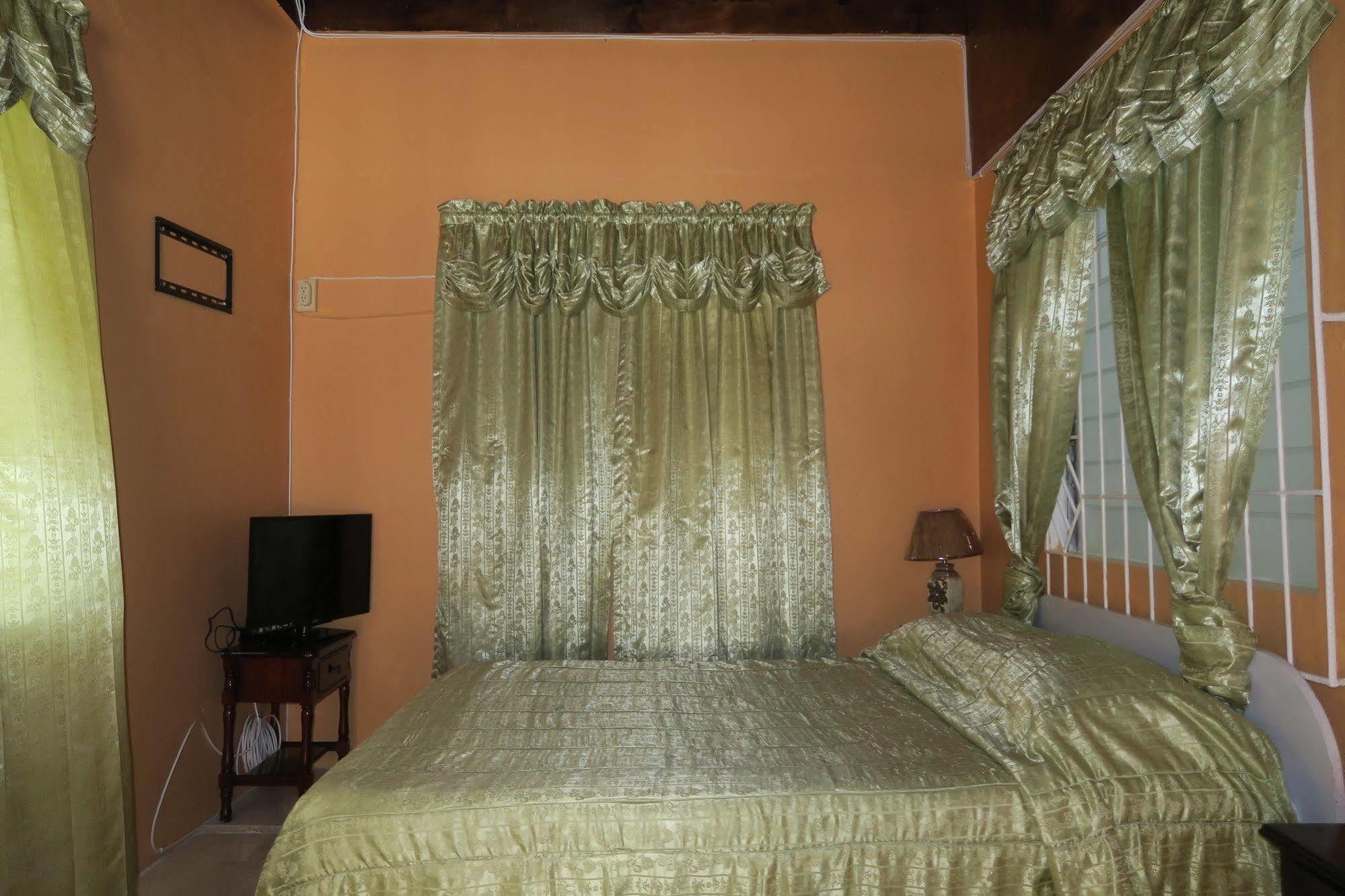 Enchanted Villas Inn Teluk Montego Bagian luar foto